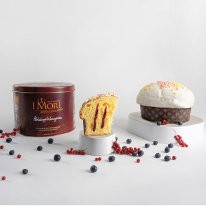 iMORI Panettone užpildytas uogų kremu su baltojo šokolado glajumi ir šokoladinėmis drožlėmis