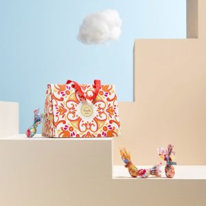 Venchi majolika trikampė šokoladinių kiaušinių dėžutė