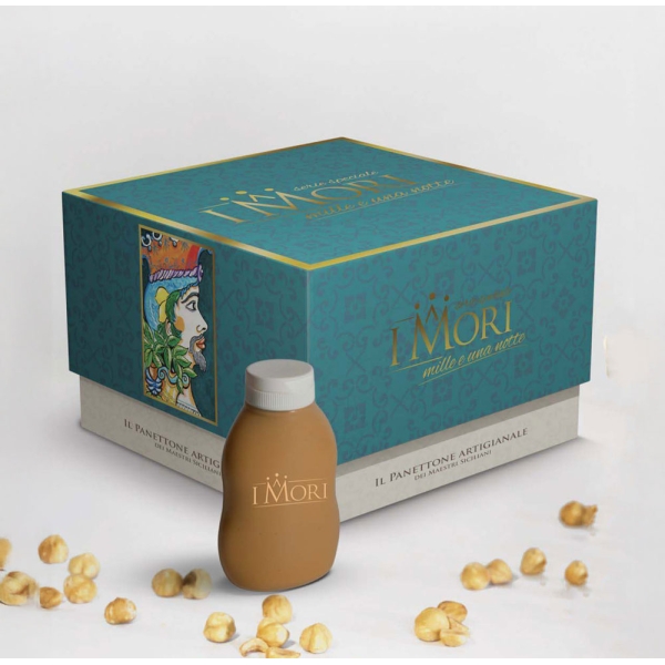 iMORI-Panettone-Nocciola-su-lazdyno-riešutų-kremu