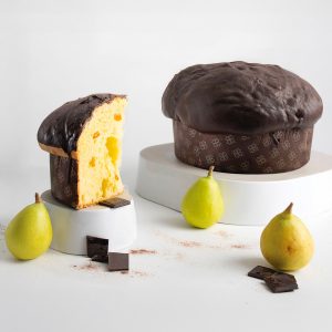 iMori panettone pyragas su cukruotomis kriaušėmis ir šokoladu