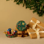 VENCHI Christmas Alice Metal Tin apvali saldainių dėžutė