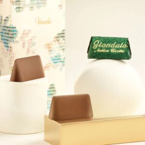 VENCHI PICK & MIX saldainiai Gianduiotto su pjemonto lazdyno riešutais, 100g