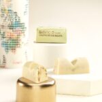 VENCHI PICK & MIX saldainiai Ingot su baltuoju šokoladu ir sūdytais riešutais, 100g